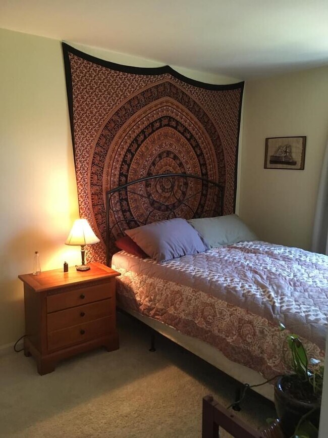 Building Photo - 108 Canterbury Ct