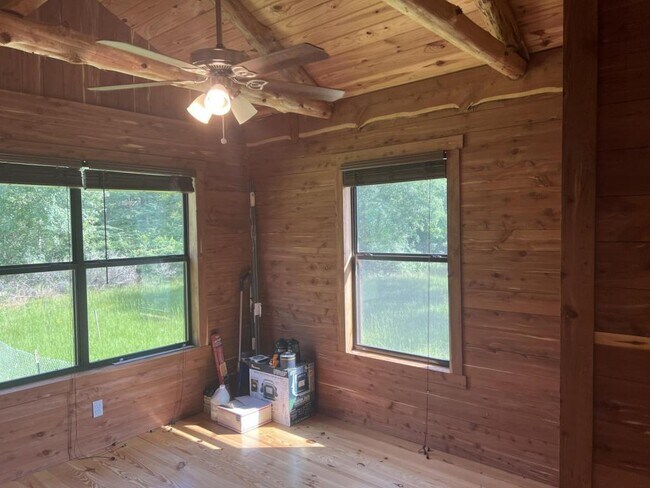 Building Photo - 313 N Berry Ridge