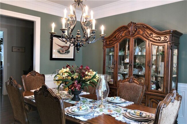 Building Photo - 3475 Roxboro Rd NE