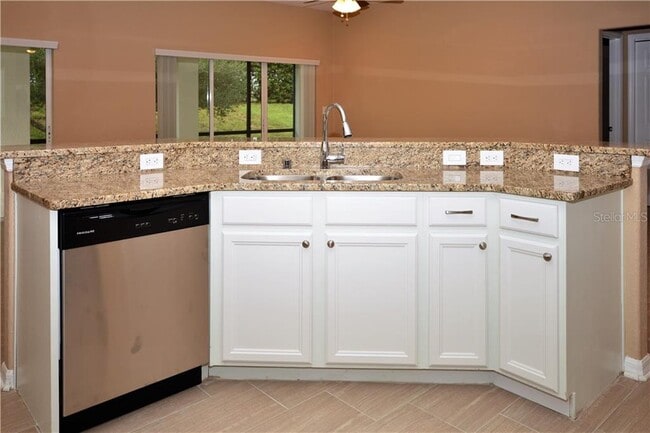 Building Photo - 10747 Masters Dr