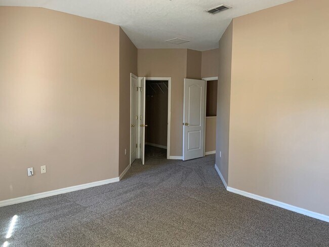 Building Photo - 3/2.5 Condo in Harmony