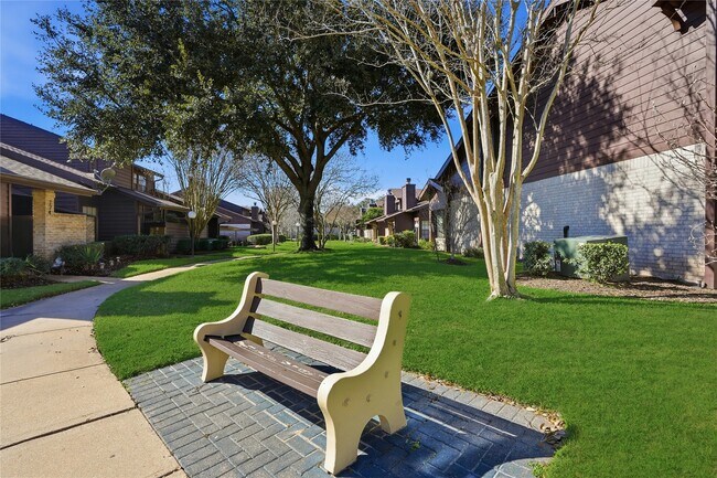 Building Photo - 2611 Grants Lake Blvd