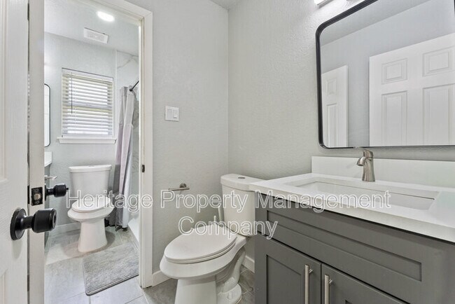 Building Photo - 7210 Cloverfield Ln