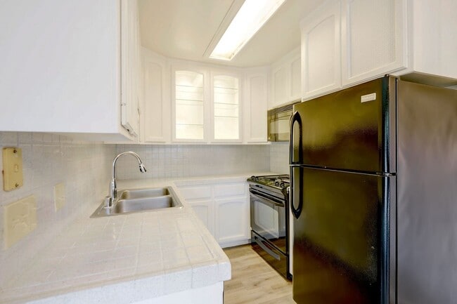 Building Photo - 2 br, 2 bath House - 978-A KIELY BLVD