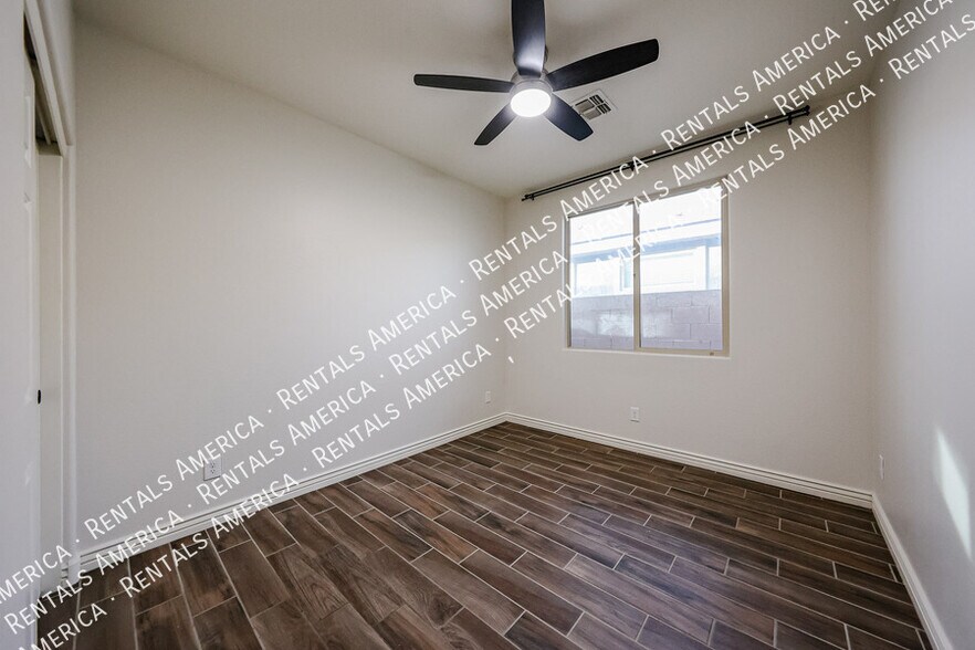 Building Photo - 2616 W Perola Dr