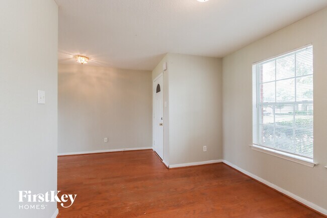 Building Photo - 21110 Covington Bridge Ln