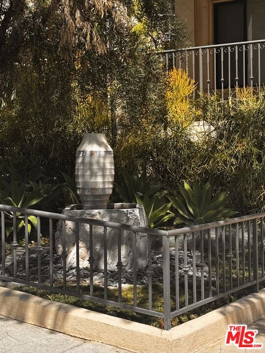 Building Photo - 1146 Hacienda Pl