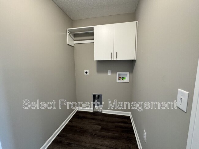 Building Photo - 4903 Whittlebury Dr