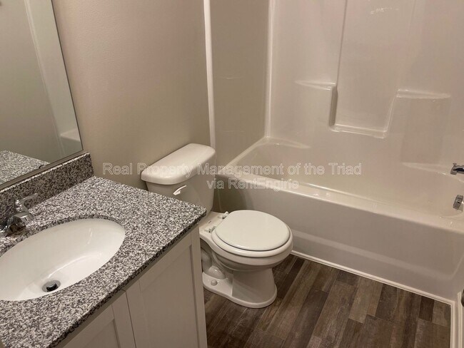 Building Photo - 3824 Miller Dr