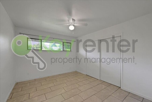 Building Photo - 6705 Greenback Ln