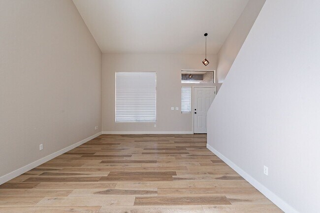 Building Photo - 15885 W Apache St
