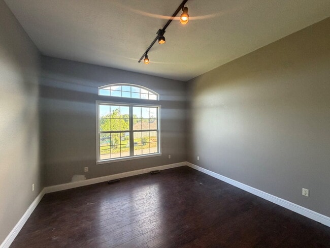Building Photo - 4 Bedroom / 3 Bath - Horizon Hills / Meadow Ridge (Near Branson school district)