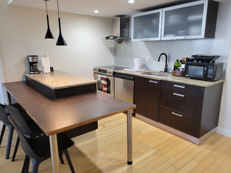 Building Photo - 701 S Madison Ave