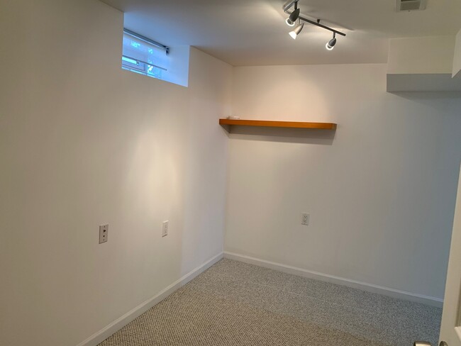 Building Photo - 7621 W Norridge St