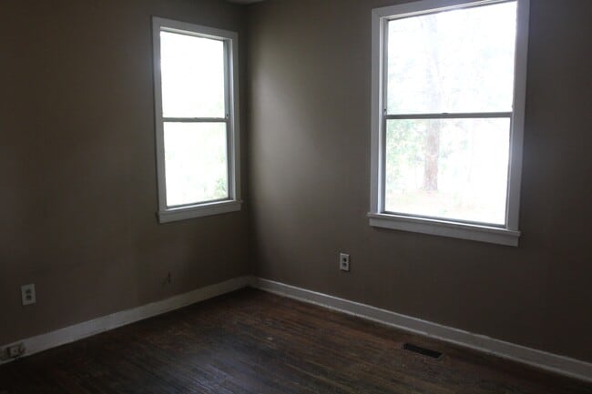 Building Photo - 1112 13th Ave