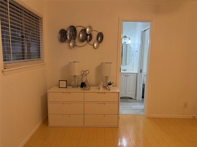 Building Photo - 6307 Huntleigh Way