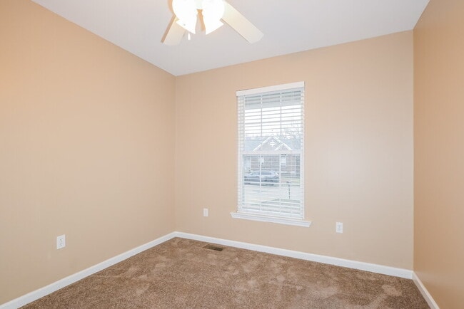 Building Photo - 2032 Belmont Dr