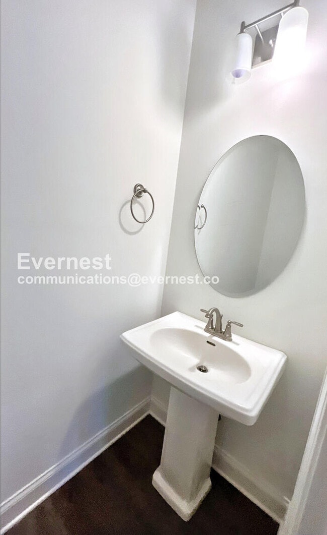 Building Photo - 1604 McBrien Rd