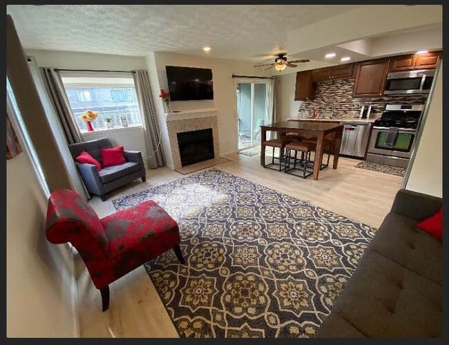 Building Photo - 5422 Larkspur Cir