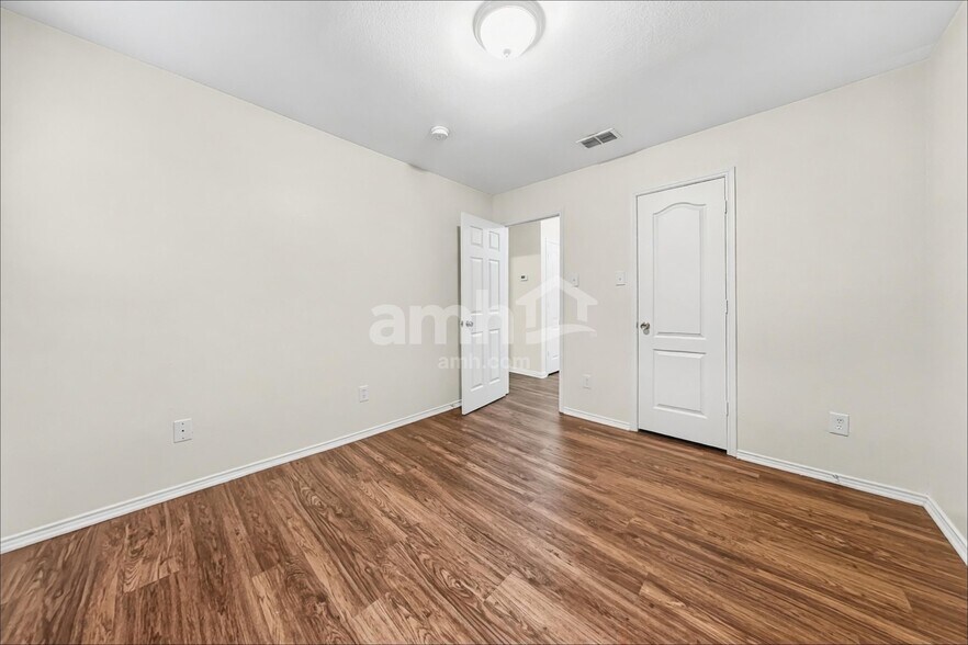 Building Photo - 923 Plumeria Dr