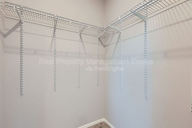 Building Photo - 7010 N 80th Ave