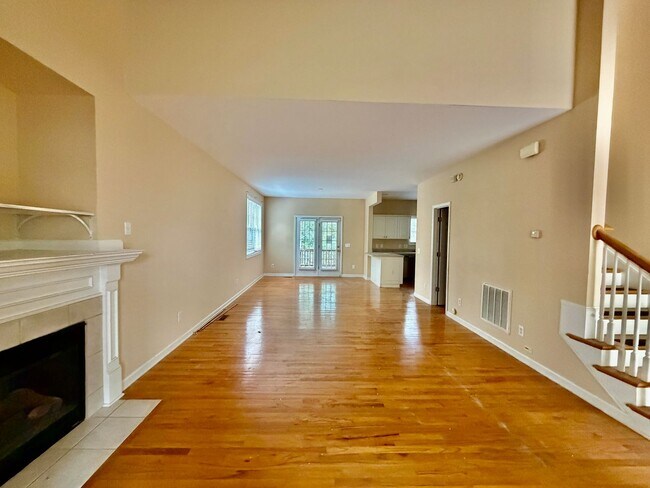 Building Photo - 27 Greenbrook Ct