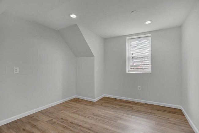 Building Photo - Gorgeous 5 Bedroom In Harford County Ready...