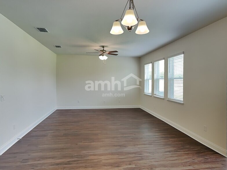 Building Photo - 972 Summer Stone Lp