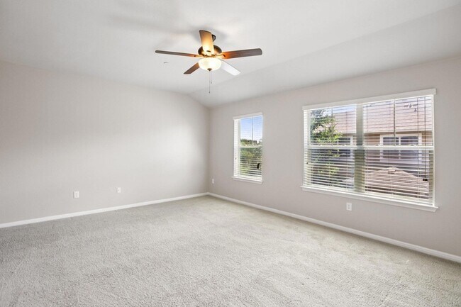 Building Photo - 516 E Slaughter Ln