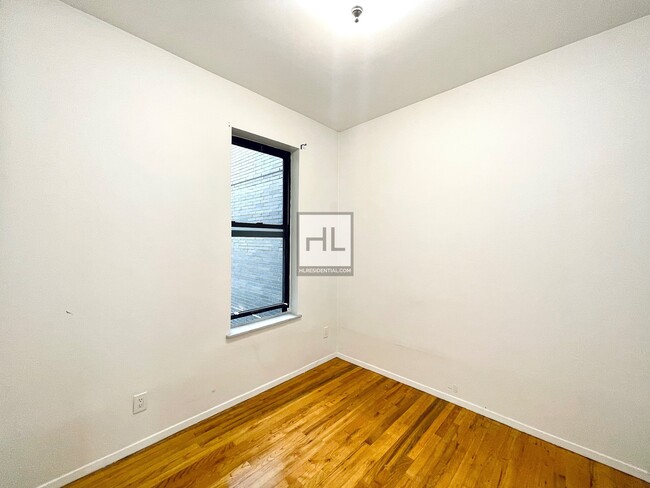 Building Photo - Amazing 3 Bed | East 6th Street, East Village