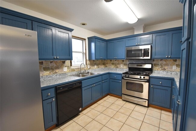 Building Photo - 608 Wilkes St