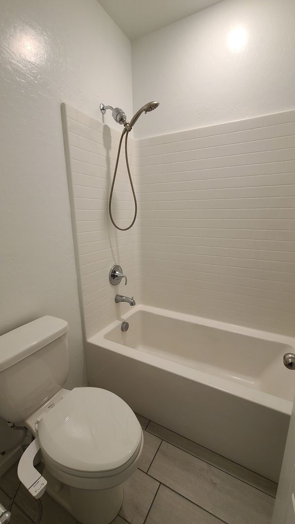 Building Photo - 3 Bedroom 2.5 Bath Townhouse