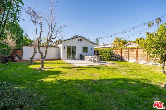 Building Photo - 5202 Topeka Dr