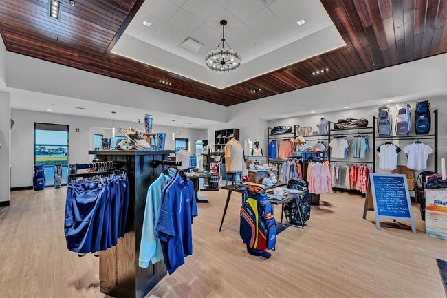 Building Photo - 12240 Wellen Golf St