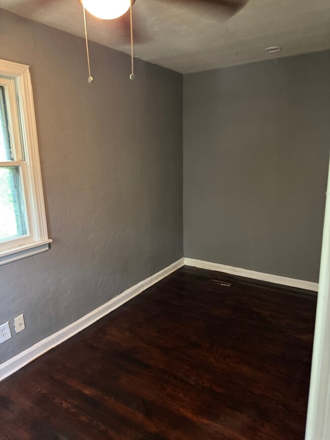 Building Photo - 1335 Yecker Ave