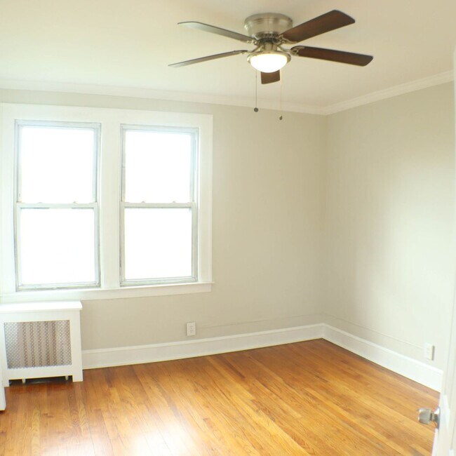 Building Photo - 312 Huntington St