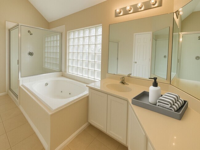 Building Photo - 8002 Cross Trail Dr