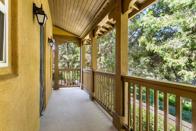 Building Photo - 37 Stepping Stone