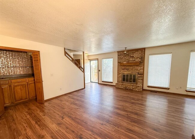 Building Photo - 7019 N Spinnaker Ln