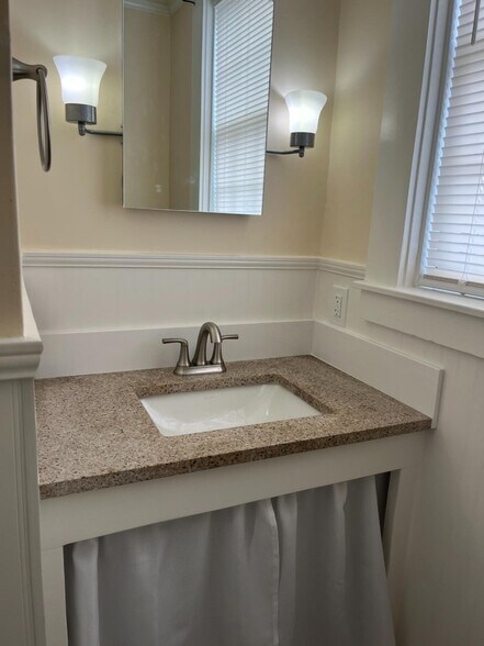 Bath Sink - 1202 Adams St