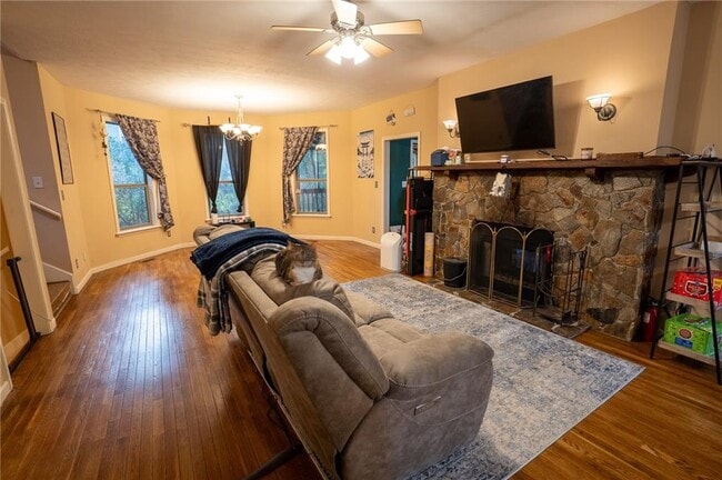 Building Photo - 111 Chadwick Dr