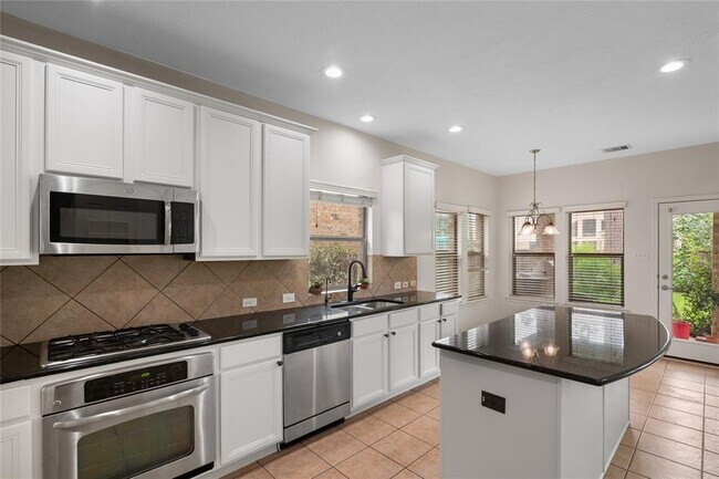 Building Photo - 114 E Lasting Spring Cir