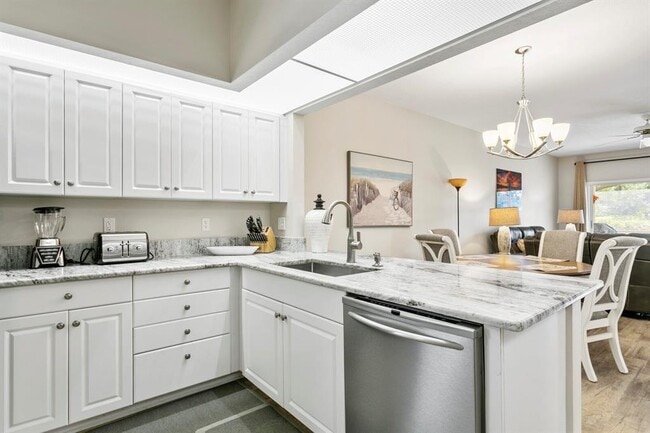 Building Photo - 1233 Clays Trail