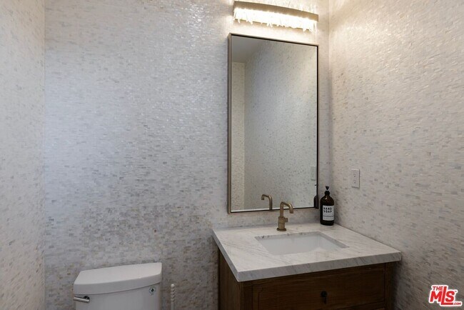 Building Photo - 4234 Prado De Los Pajaros