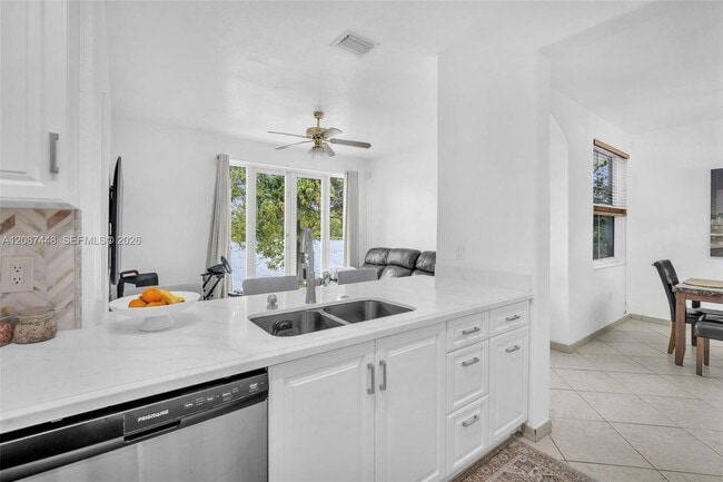 Building Photo - 16910 SW 39th Ct