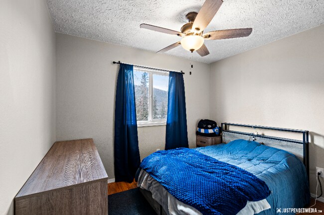 Building Photo - 9202 Cam Island Cir