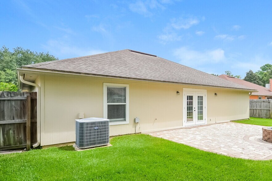 Building Photo - 12640 Ashmore Green Dr S