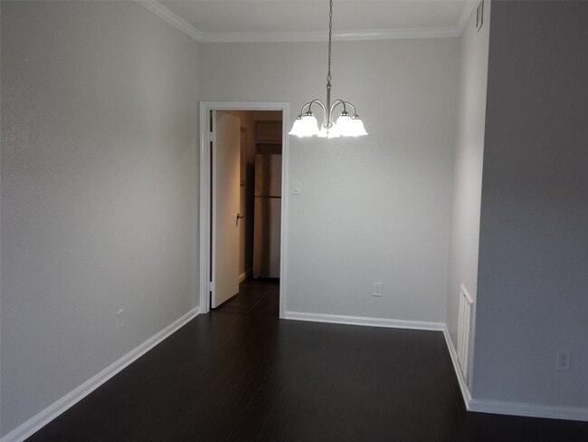 Building Photo - 2400 N Braeswood Blvd