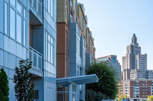 Building Photo - Chic Urban Living: Spacious 1-Bedroom Apar...