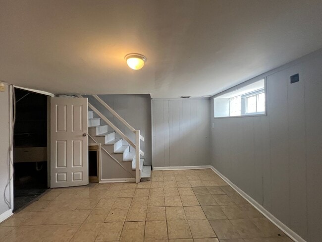 Building Photo - 7046 Souder St